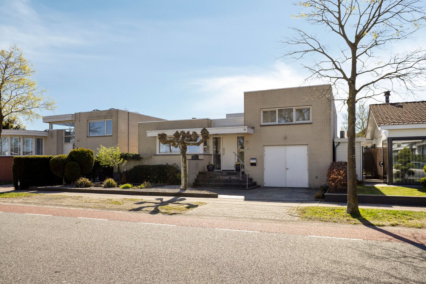 Waterfront Luxury Villa with Panoramic Views in Blixembosch — 49
