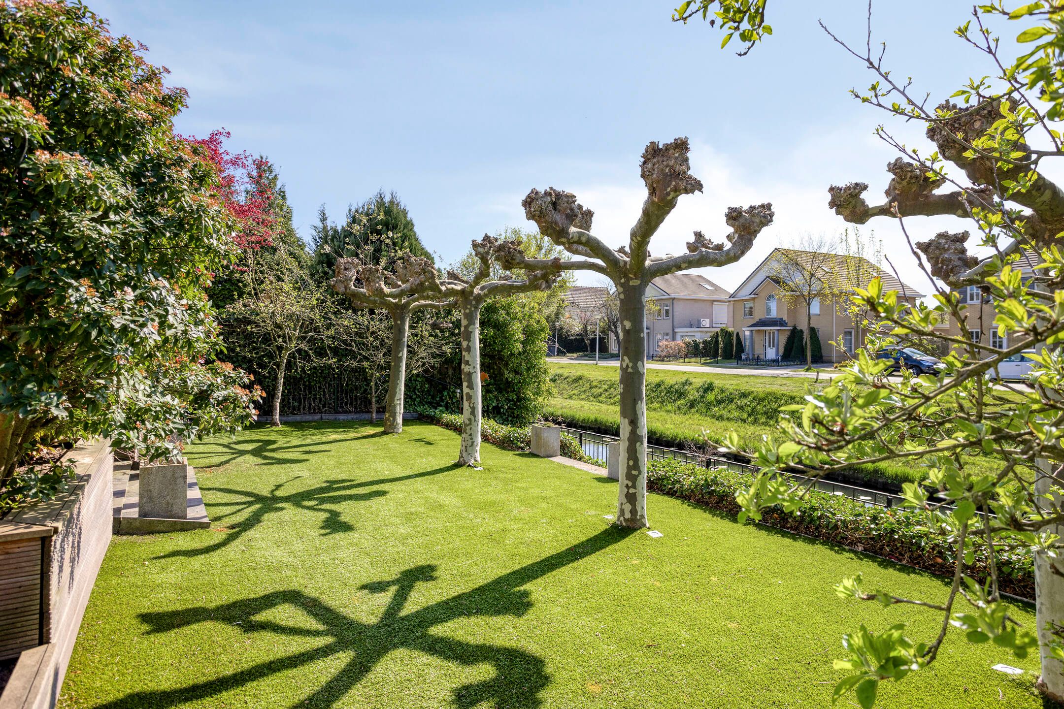 Waterfront Luxury Villa with Panoramic Views in Blixembosch — 45