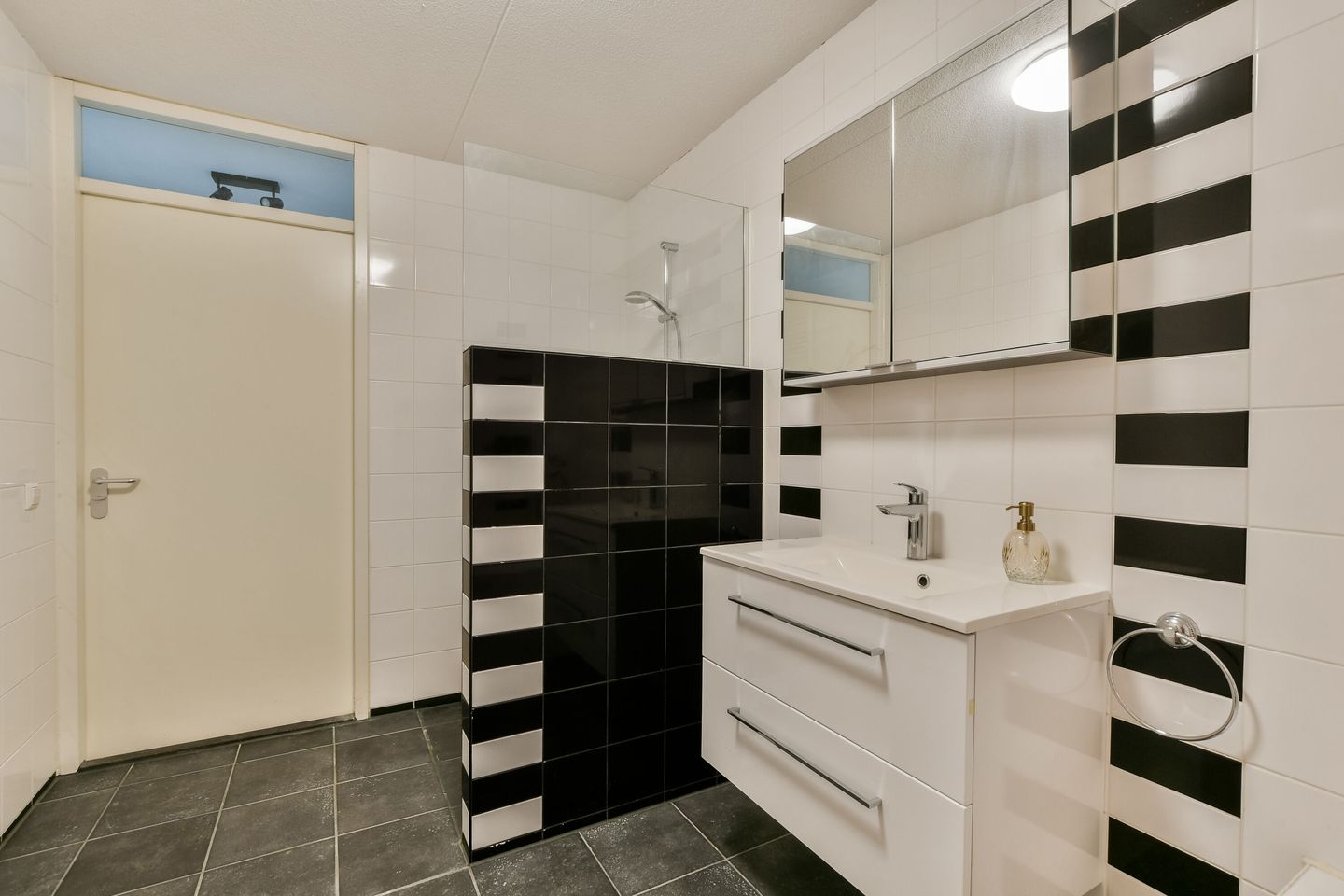 Photo 14 of Burgemeester van Stamplein 42