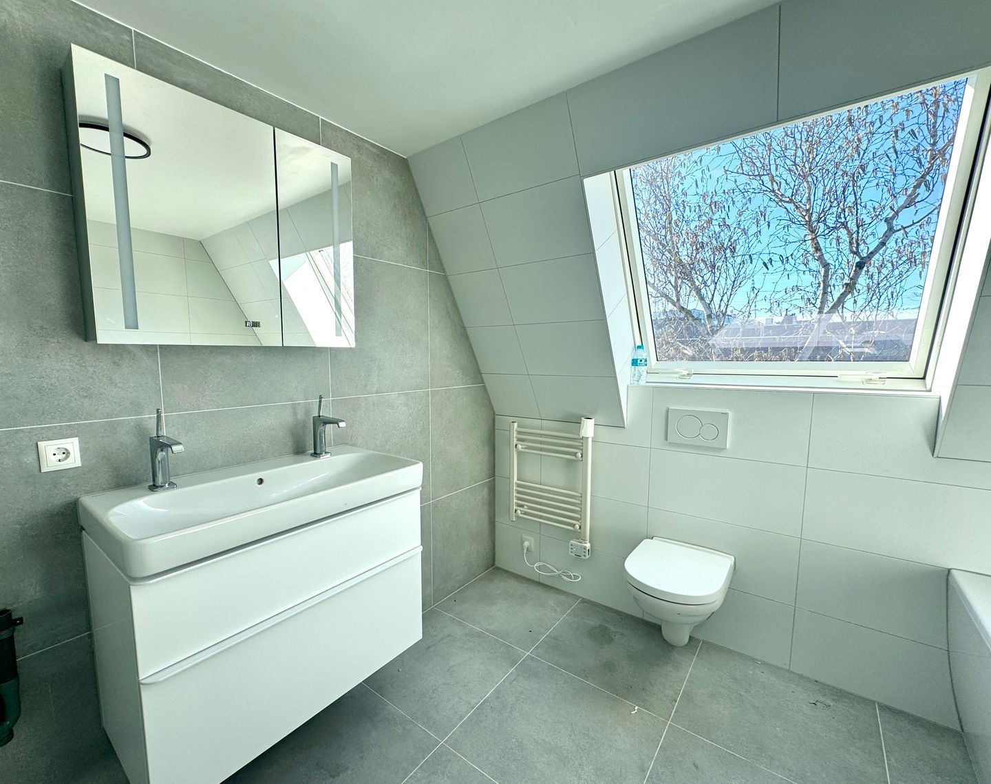 Photo 10 of Reëelenstraat 2-C