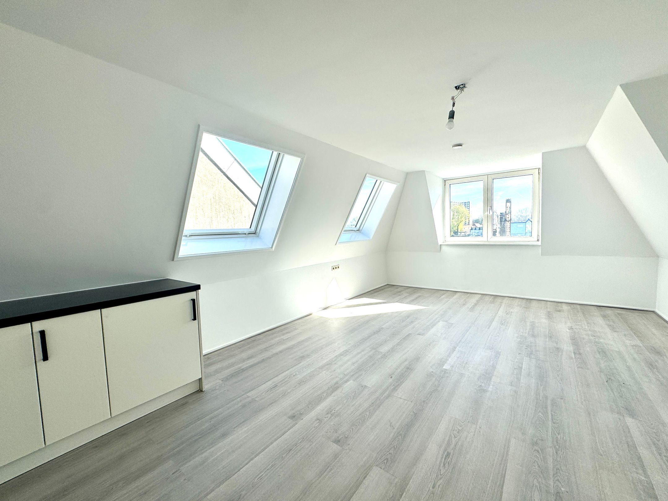 Photo 3 of Reëelenstraat 2-C