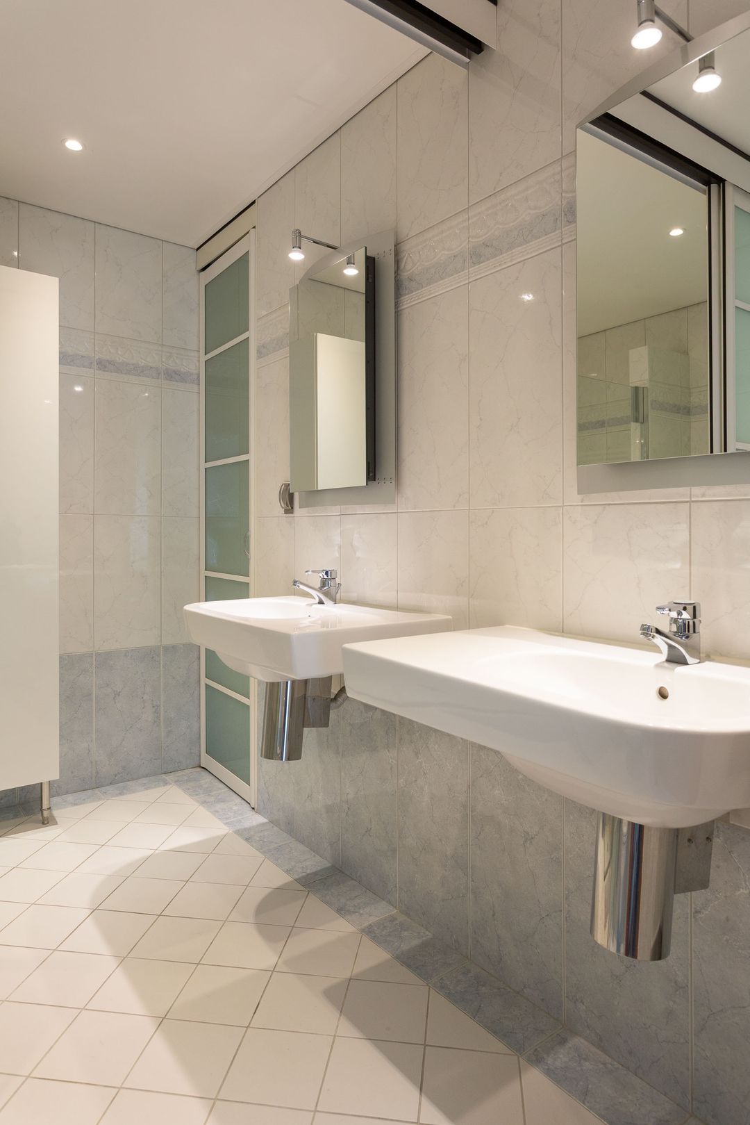 Photo 22 of Plantijnstraat 102