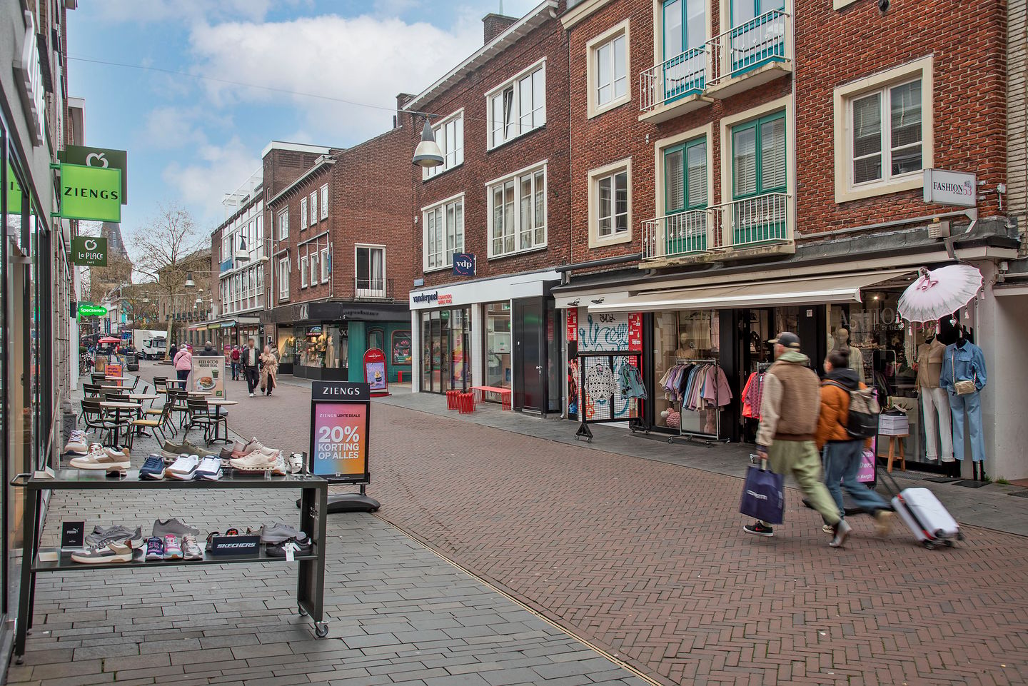 View photo 5 of Raadhuisstraat 11-A