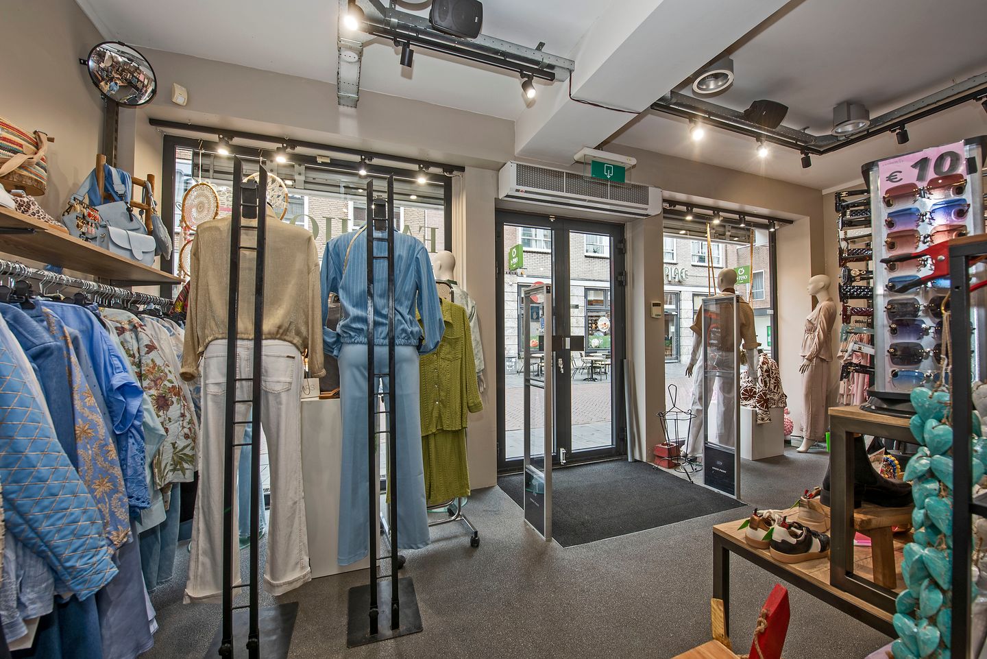 Bekijk foto 2 van Raadhuisstraat 11-A