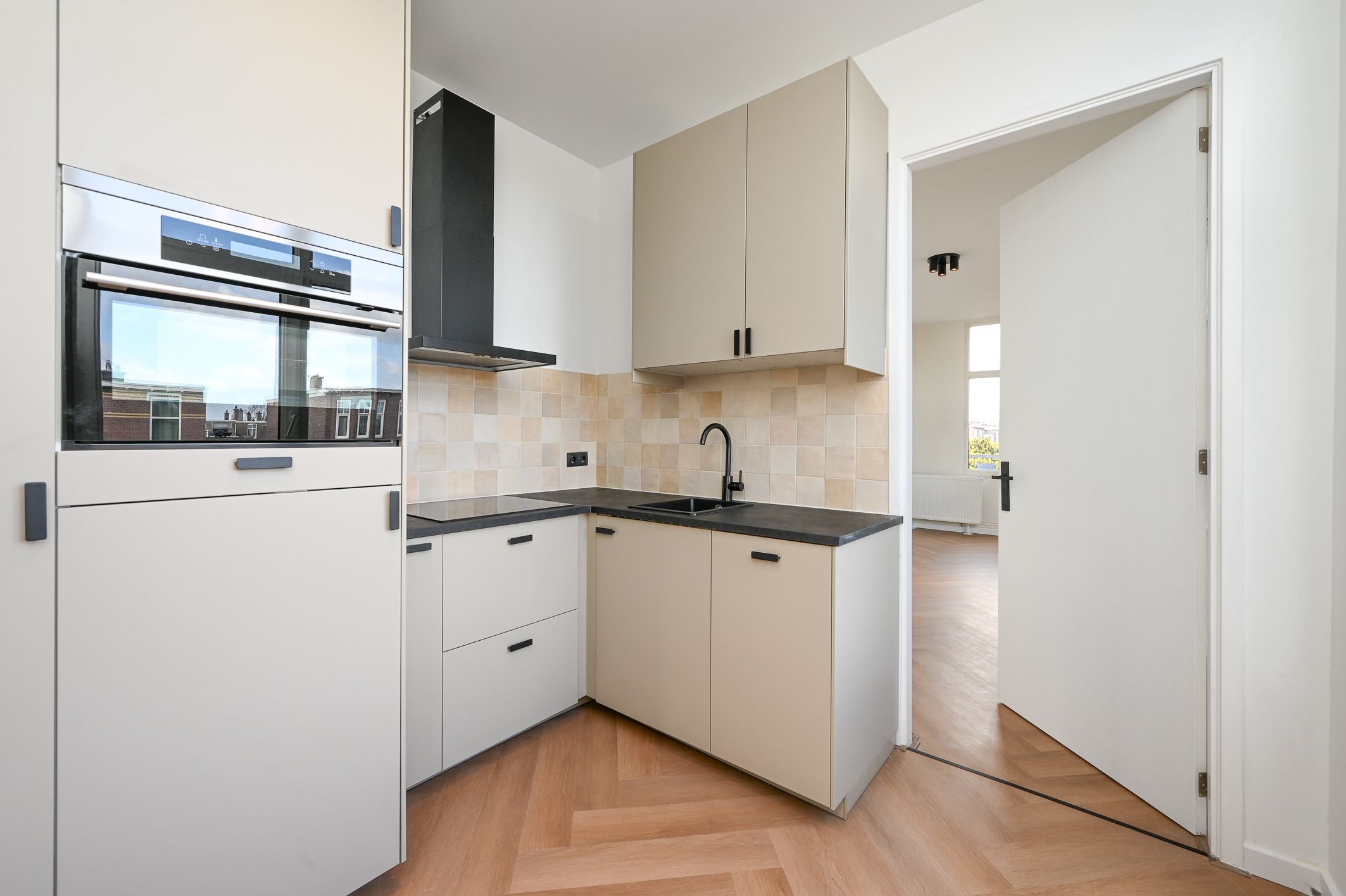 Foto 30 van Loosduinseweg 1049