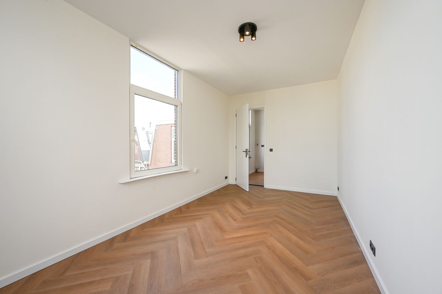 Foto 35 van Loosduinseweg 1049