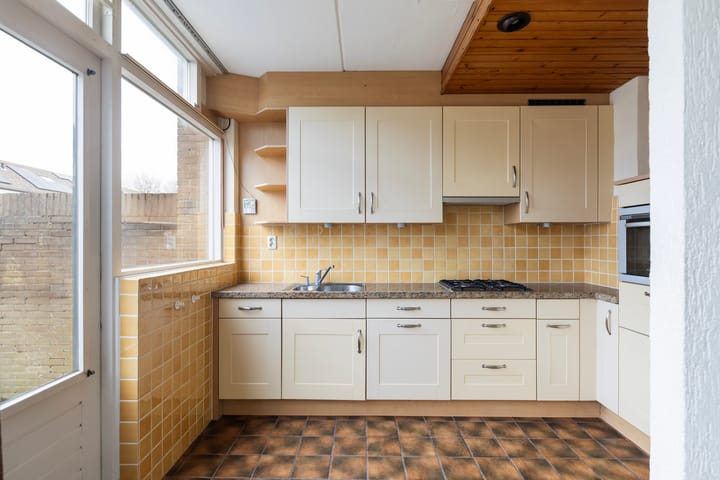 Tussenwoning te koop: Tuindersweg 83, Maasdijk
