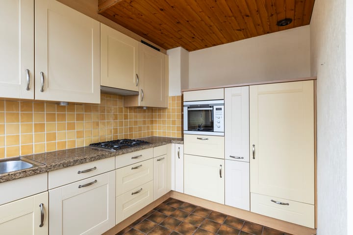 Tussenwoning te koop: Tuindersweg 83, Maasdijk