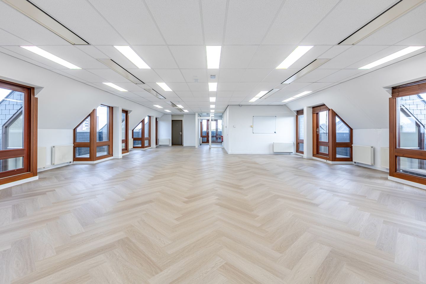 Bekijk foto 2 van Croy 9