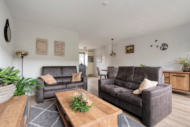 Foto 2 van Den Elst 8