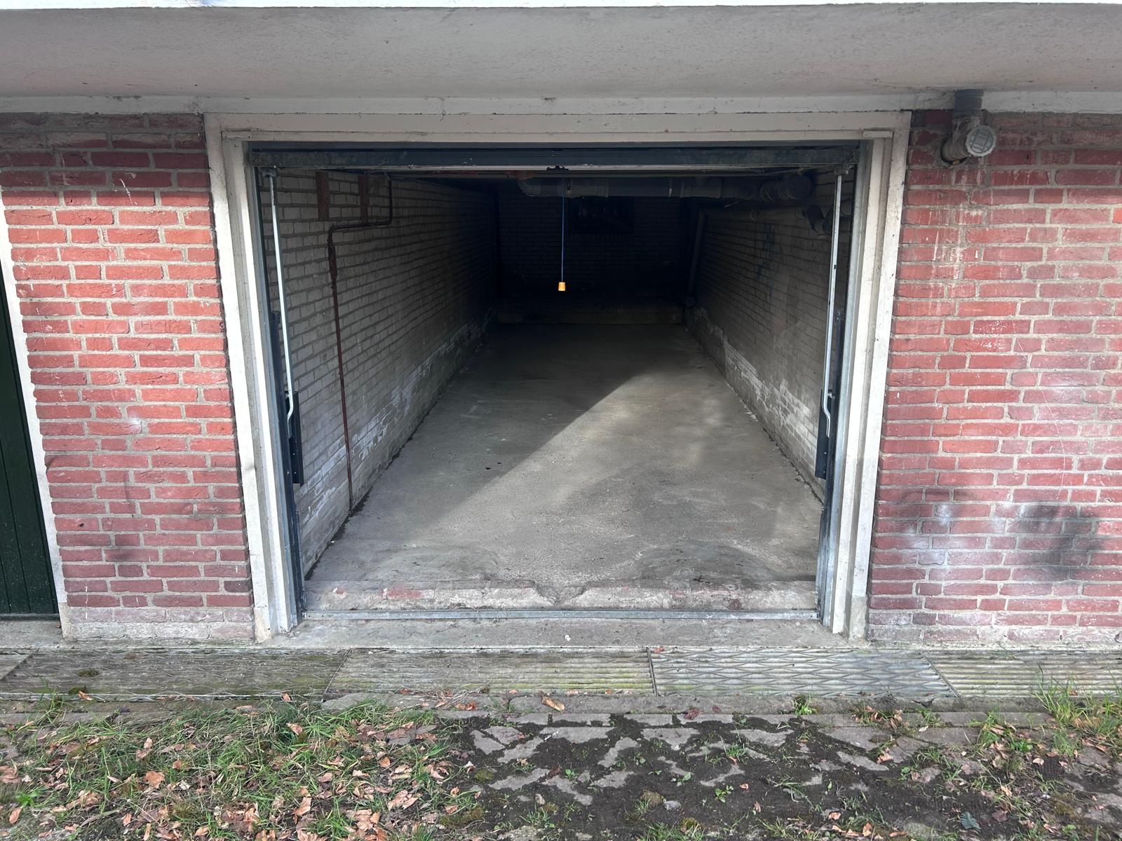 Photo 3 of Garage Hoofdstraat Nr. 10