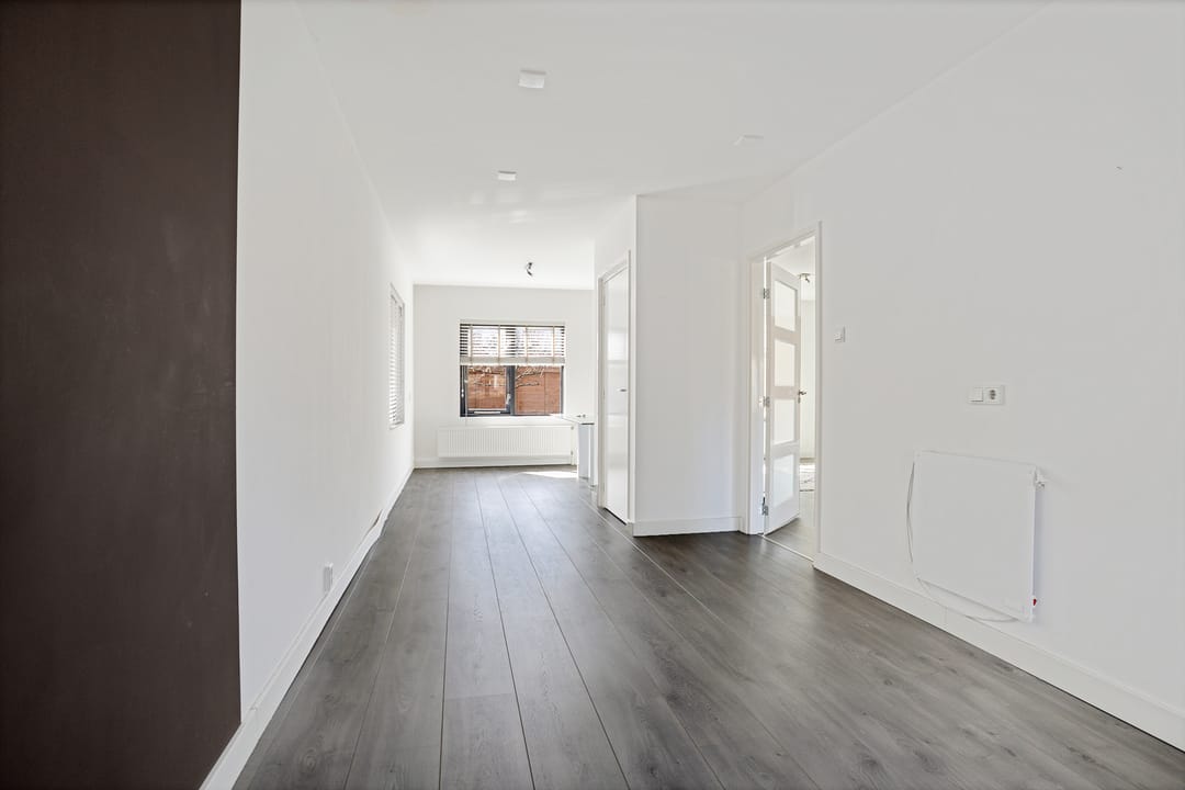 Photo 13 of Raadhuisstraat 25