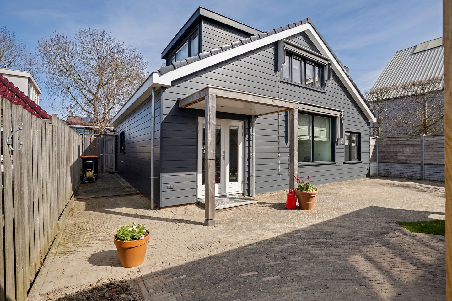 Photo 34 of Raadhuisstraat 25