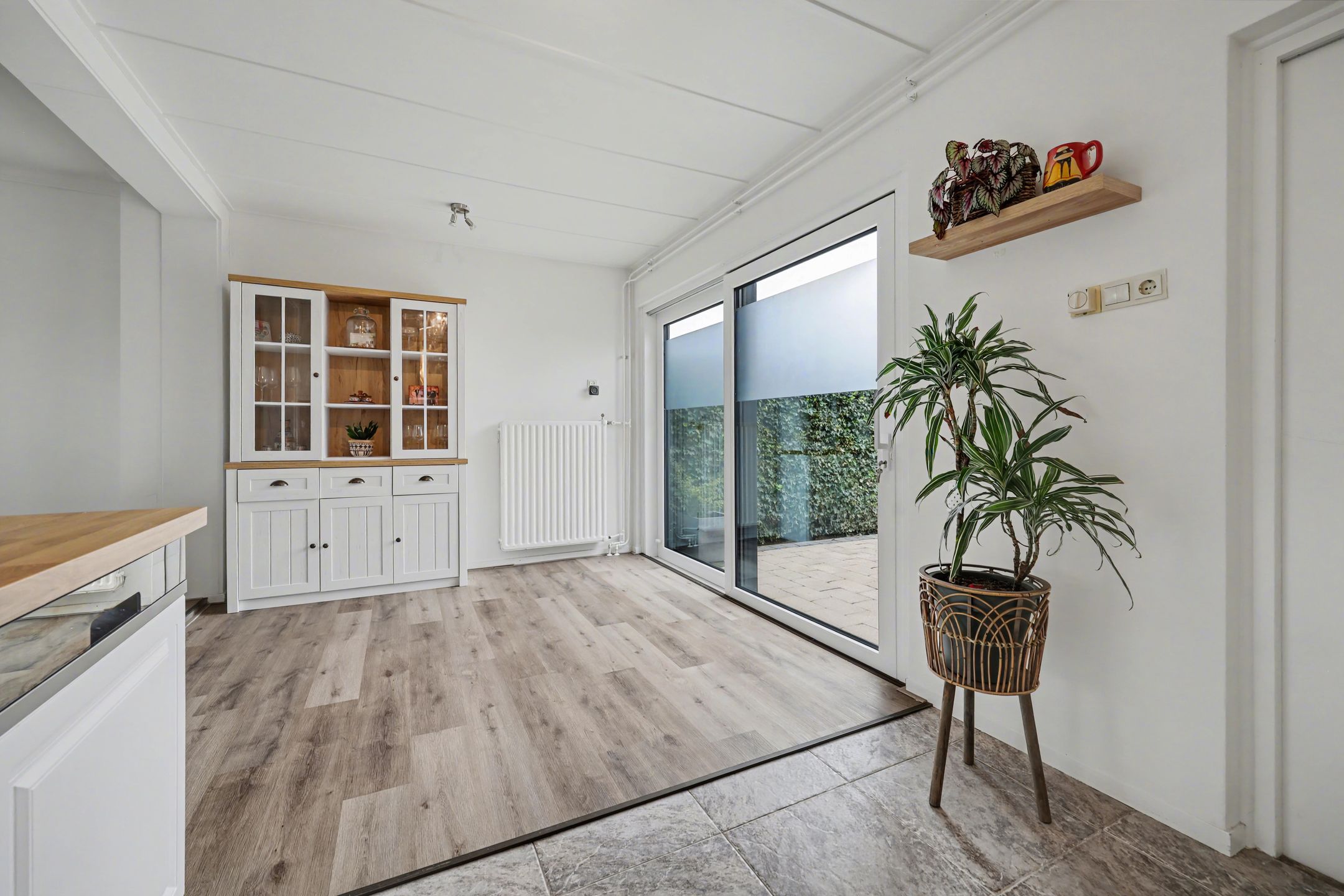 Spacious Extended Terraced Home with 4 Bedrooms in Vlijmen — 15
