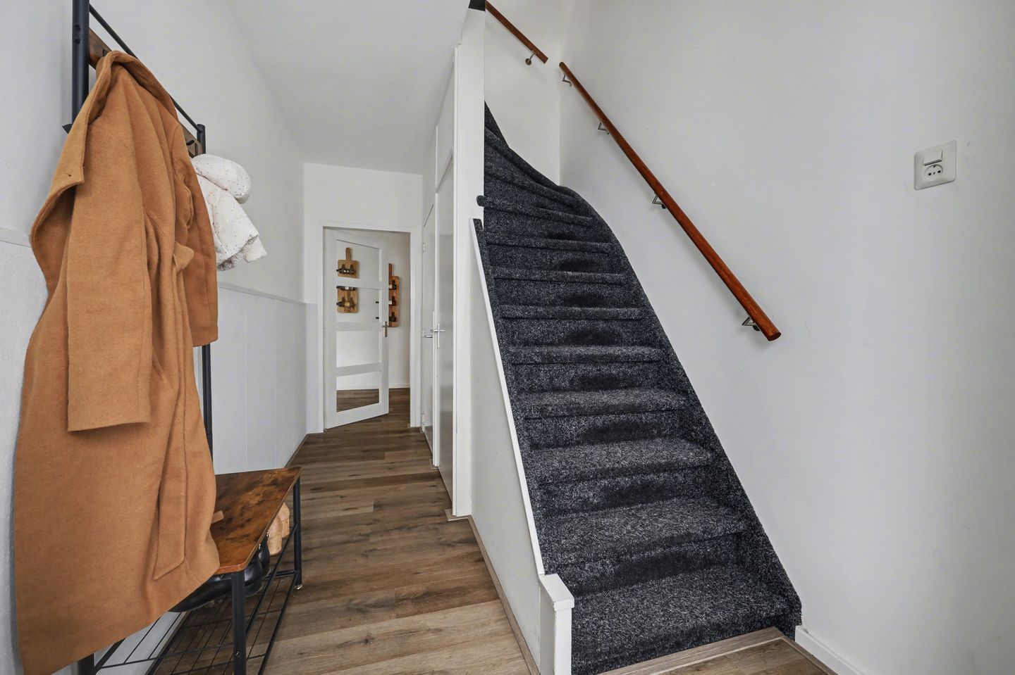Spacious Extended Terraced Home with 4 Bedrooms in Vlijmen — 19