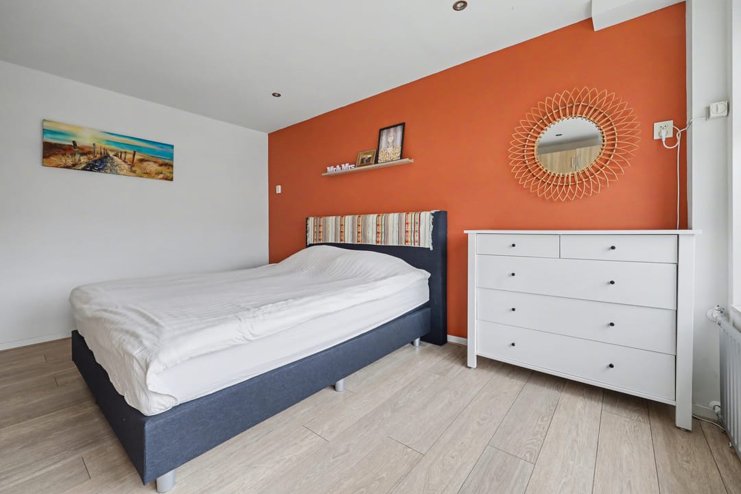 Spacious Extended Terraced Home with 4 Bedrooms in Vlijmen — 23