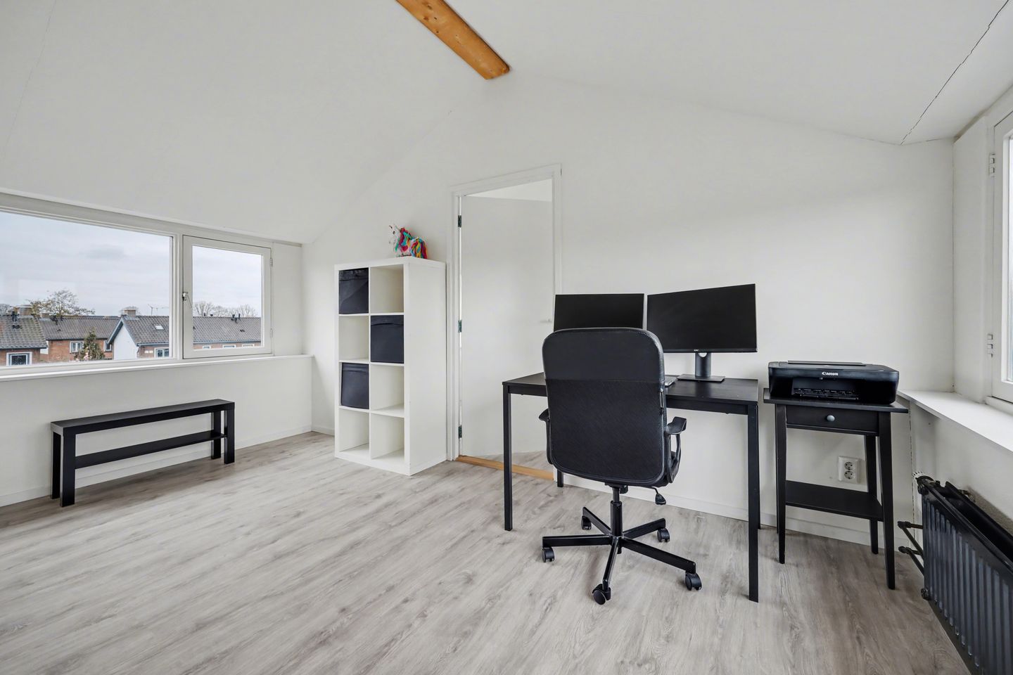 Spacious Extended Terraced Home with 4 Bedrooms in Vlijmen — 35