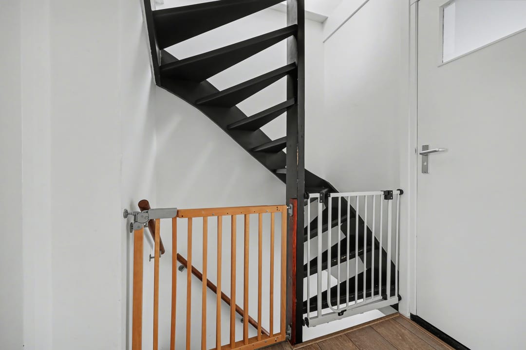 Spacious Extended Terraced Home with 4 Bedrooms in Vlijmen — 32