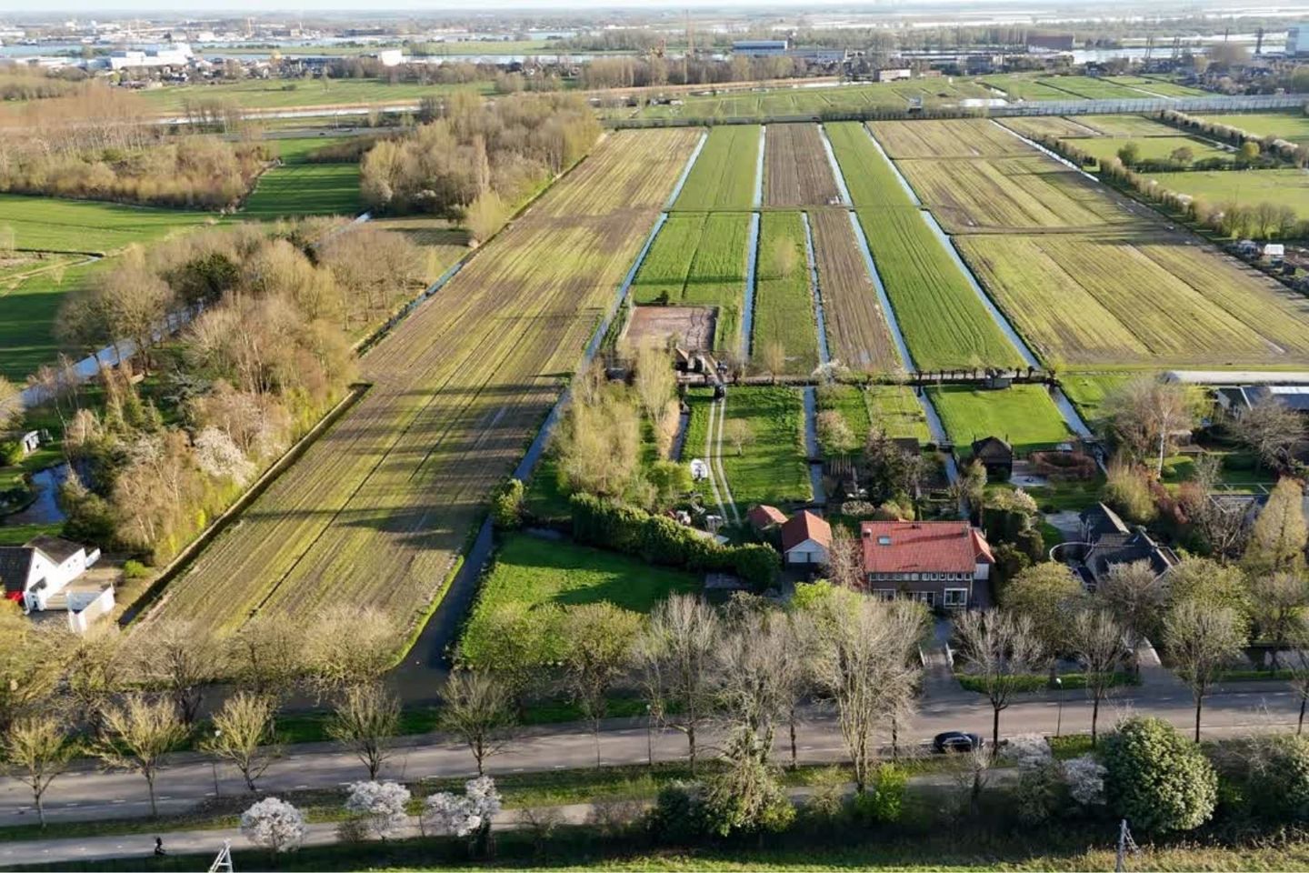 Building plot by the water with rural views and building permits — 14