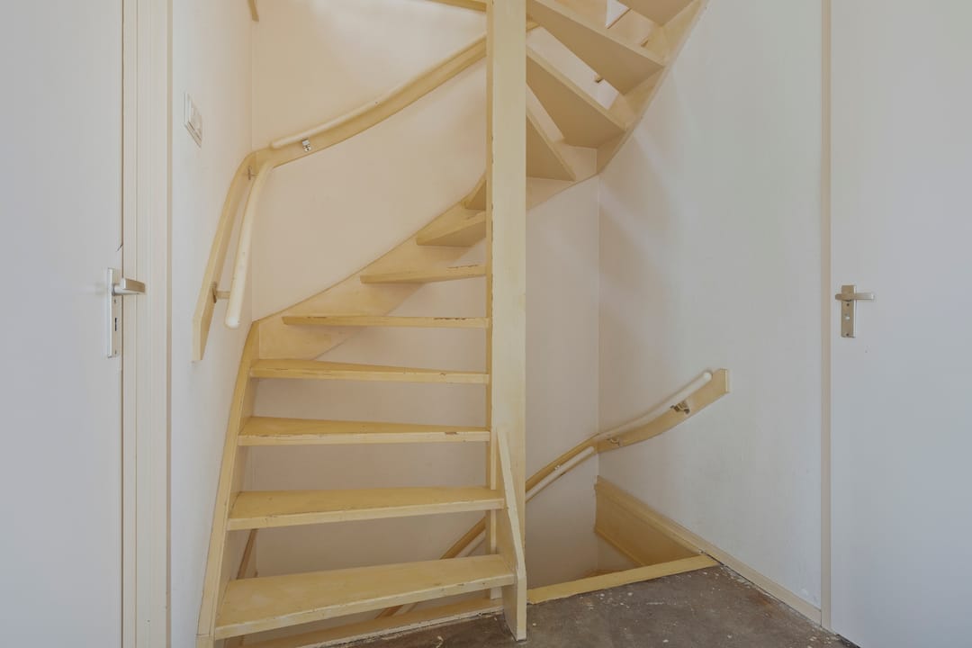 Photo 11 of Heilige Stoel 5905