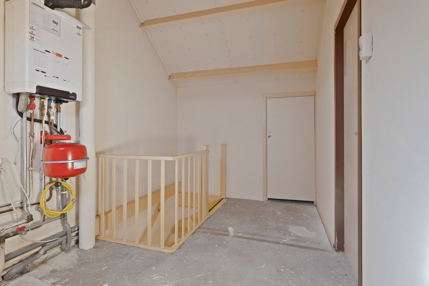 Photo 19 of Heilige Stoel 5905