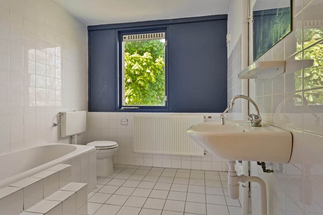 Photo 16 of Heilige Stoel 5905