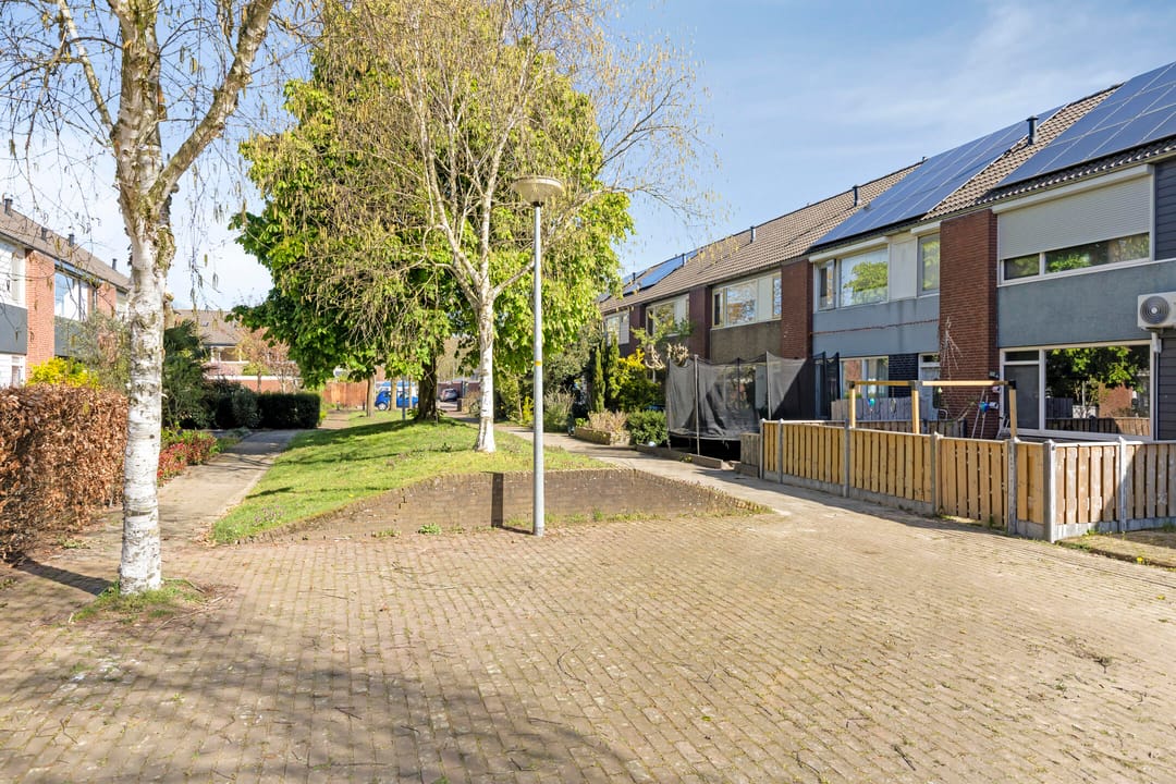 Photo 32 of Heilige Stoel 5905