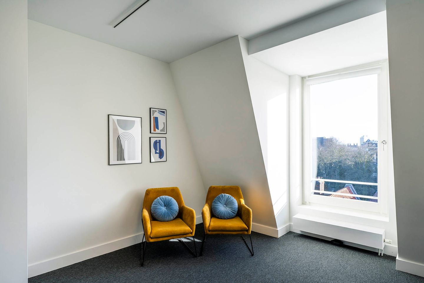 View photo 2 of Leidsestraat 32-D