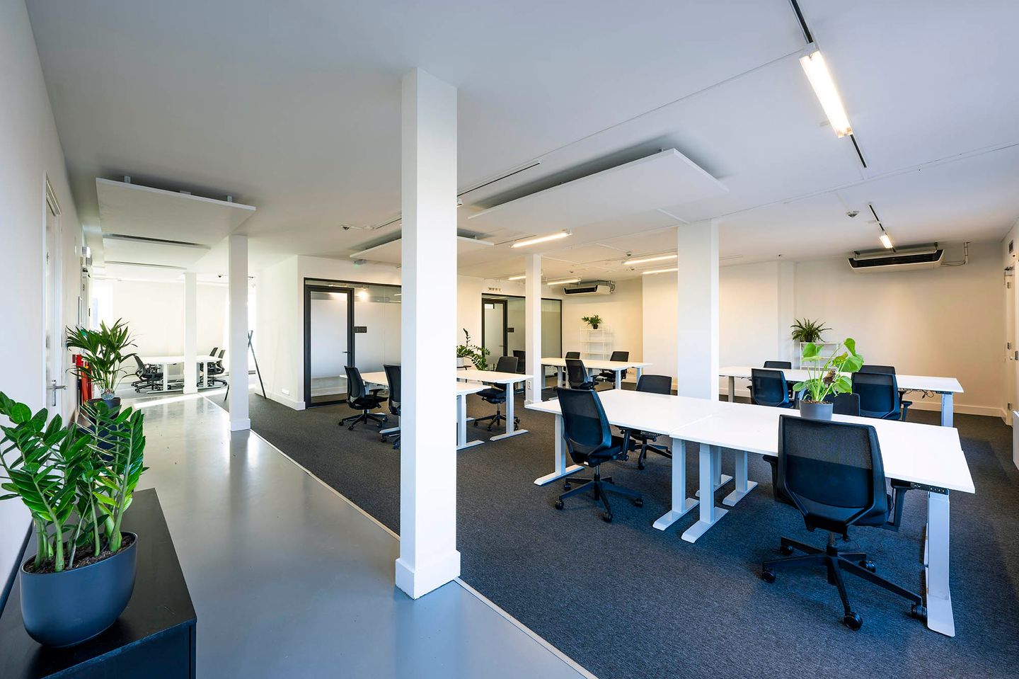 View photo 3 of Leidsestraat 32-D