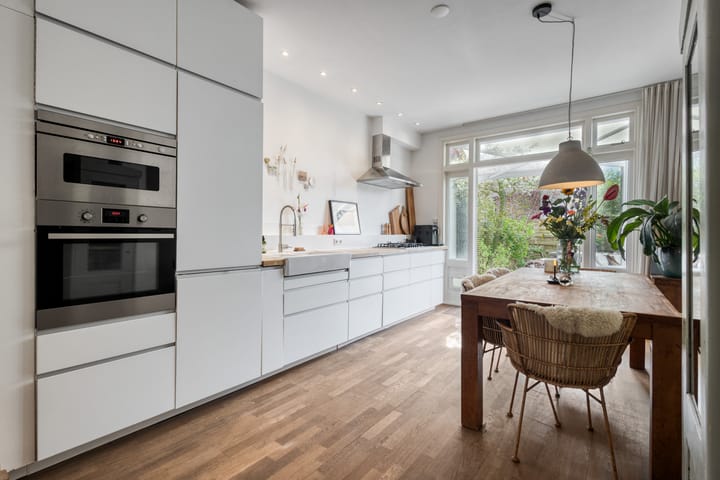 Photo 2 of Waalstraat 114