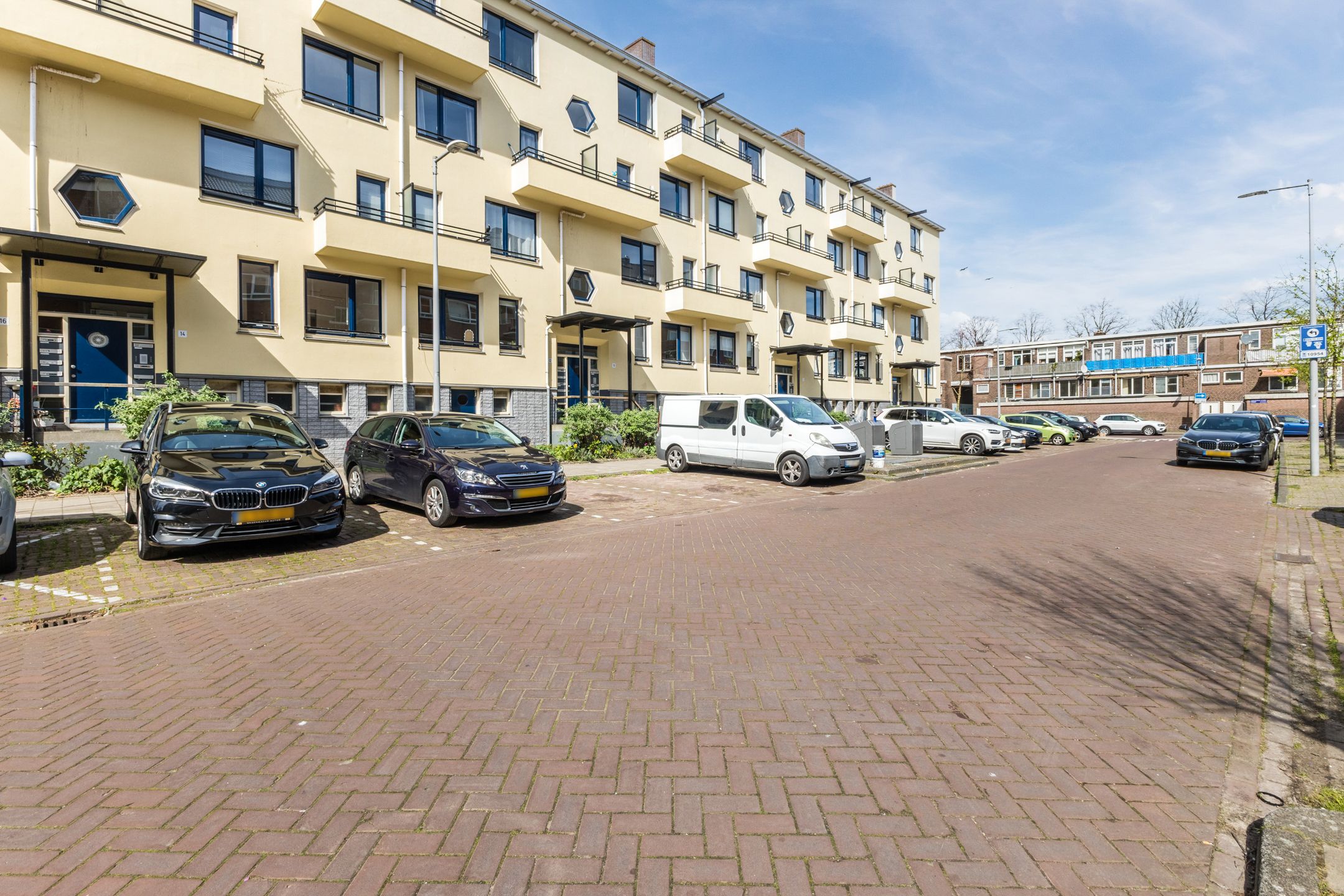 Foto 48 van Dirk Bonsstraat 14-H