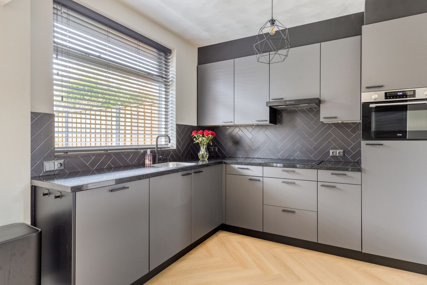 Photo 20 of Magisterstraat 38