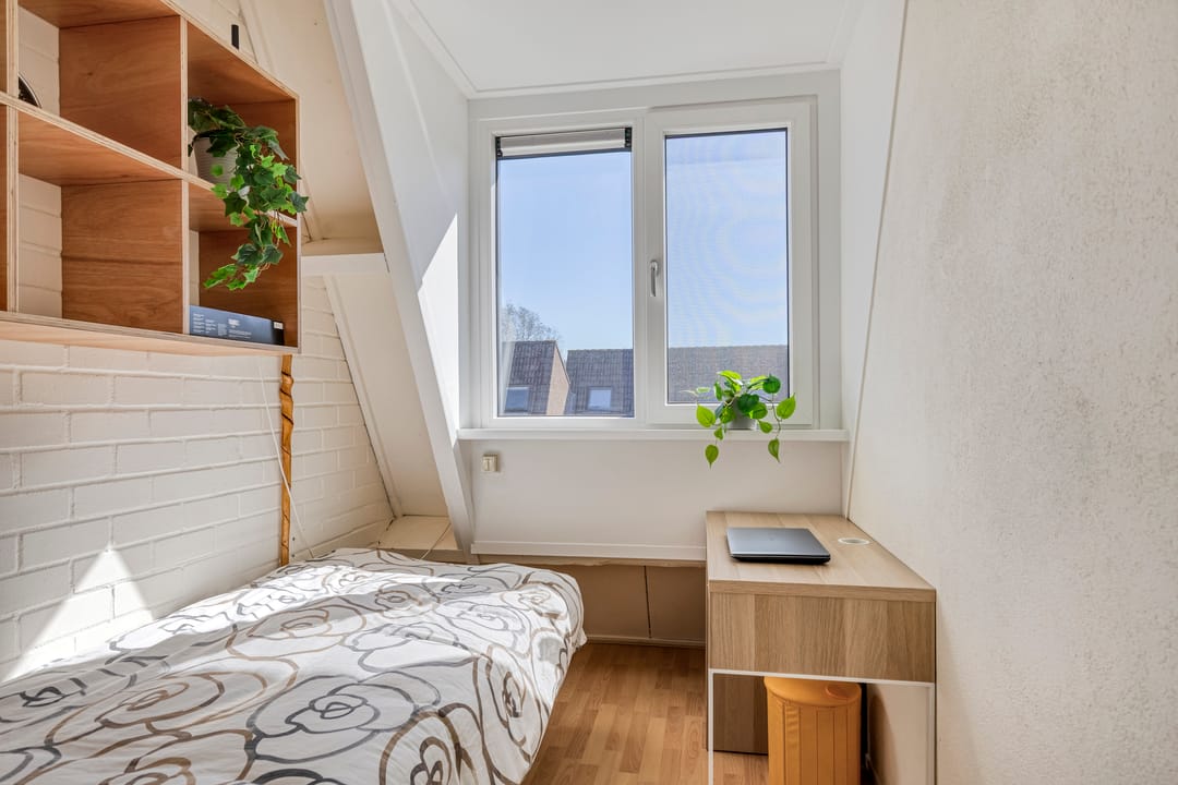 Foto 26 van Robert Stolzstraat 76