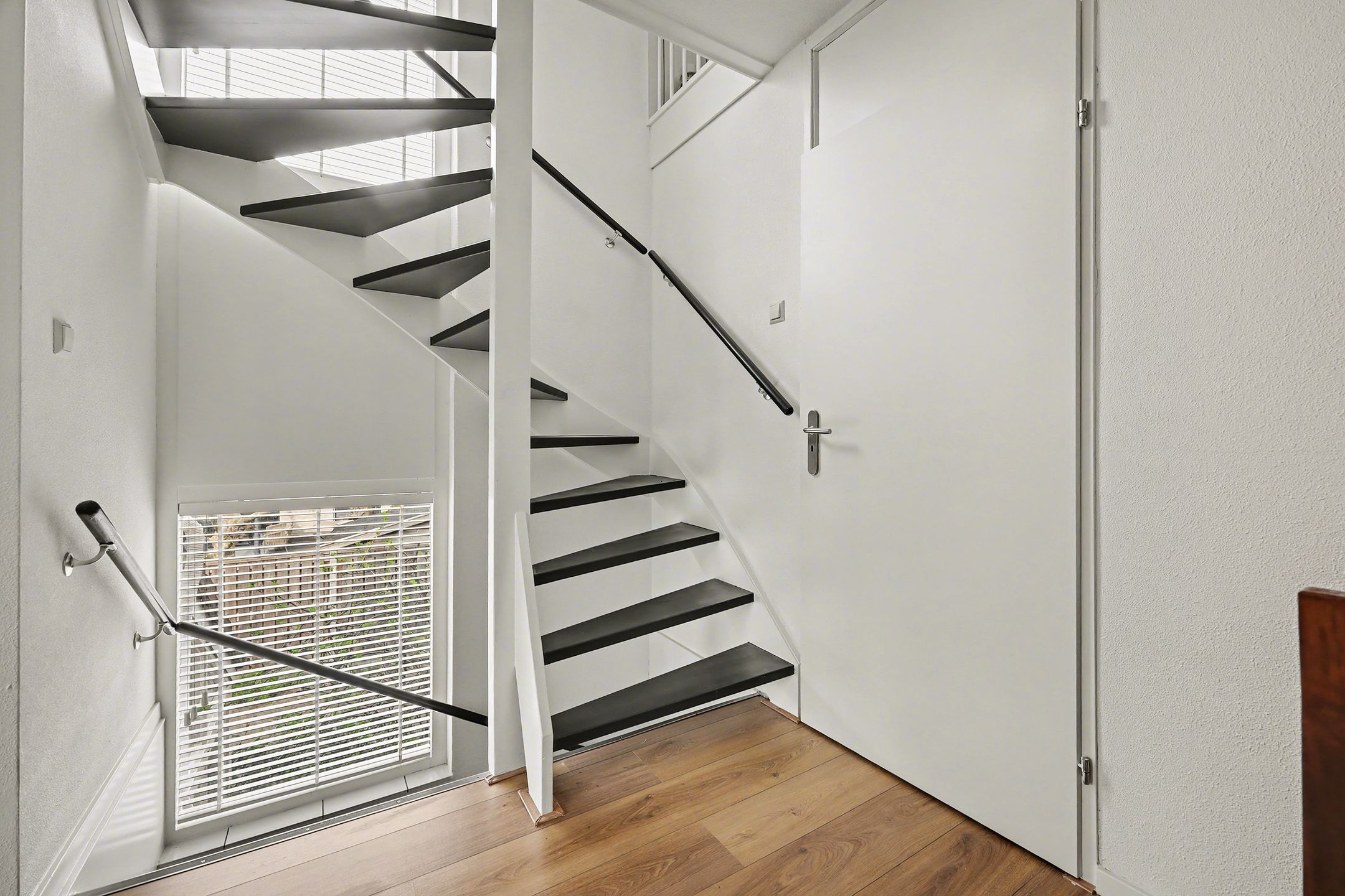 Foto 24 van Suze Groeneweglaan 2