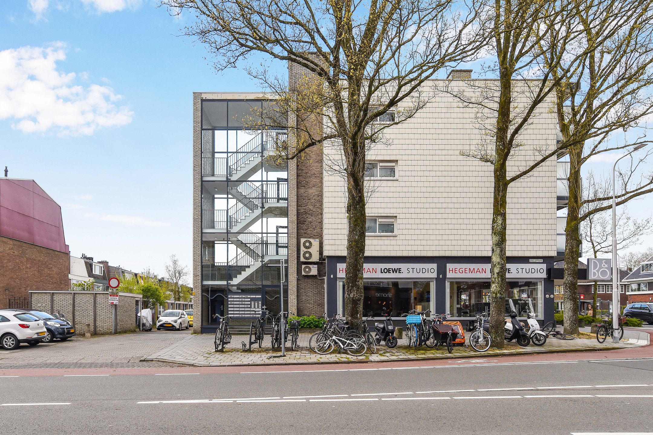 Unique 2-room apartment with sunny west-facing balcony and Amsterdamse Bos views — 18