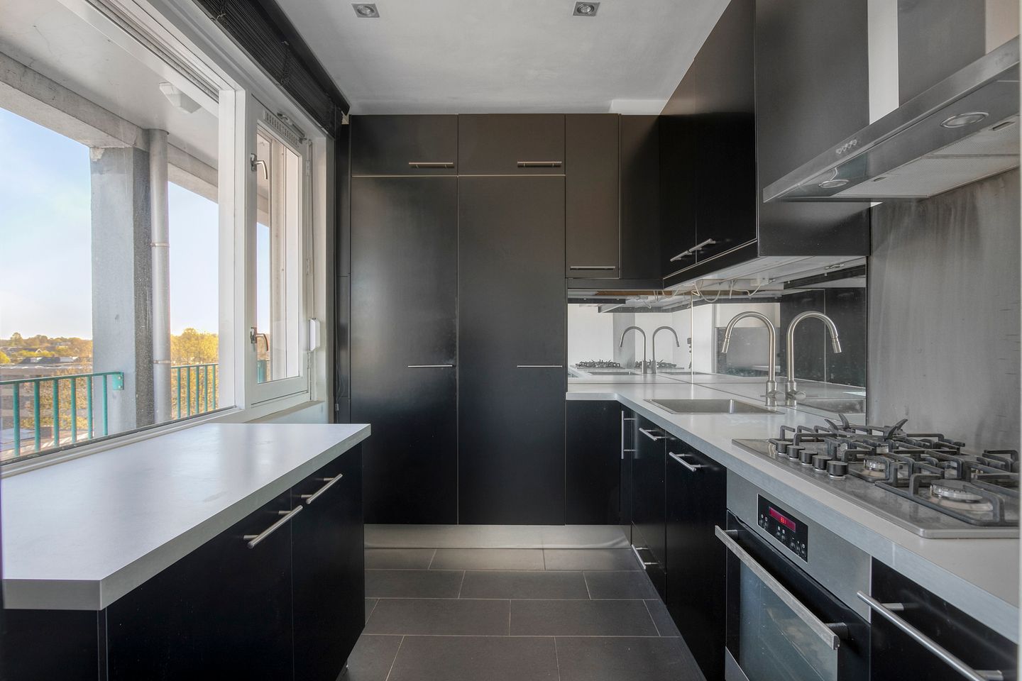 Photo 4 of Europaplein 106