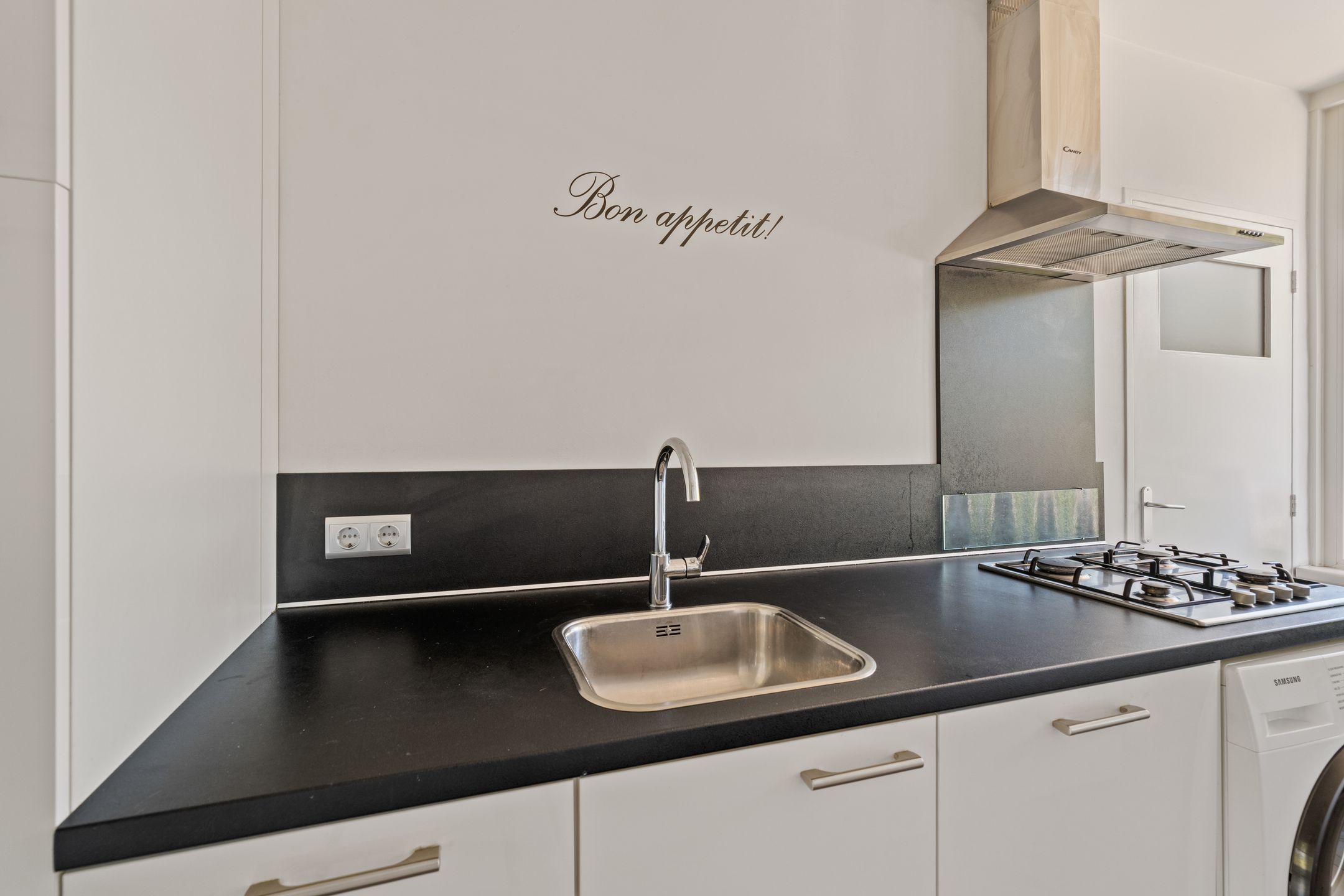 Photo 6 of Albert Cuypstraat 76