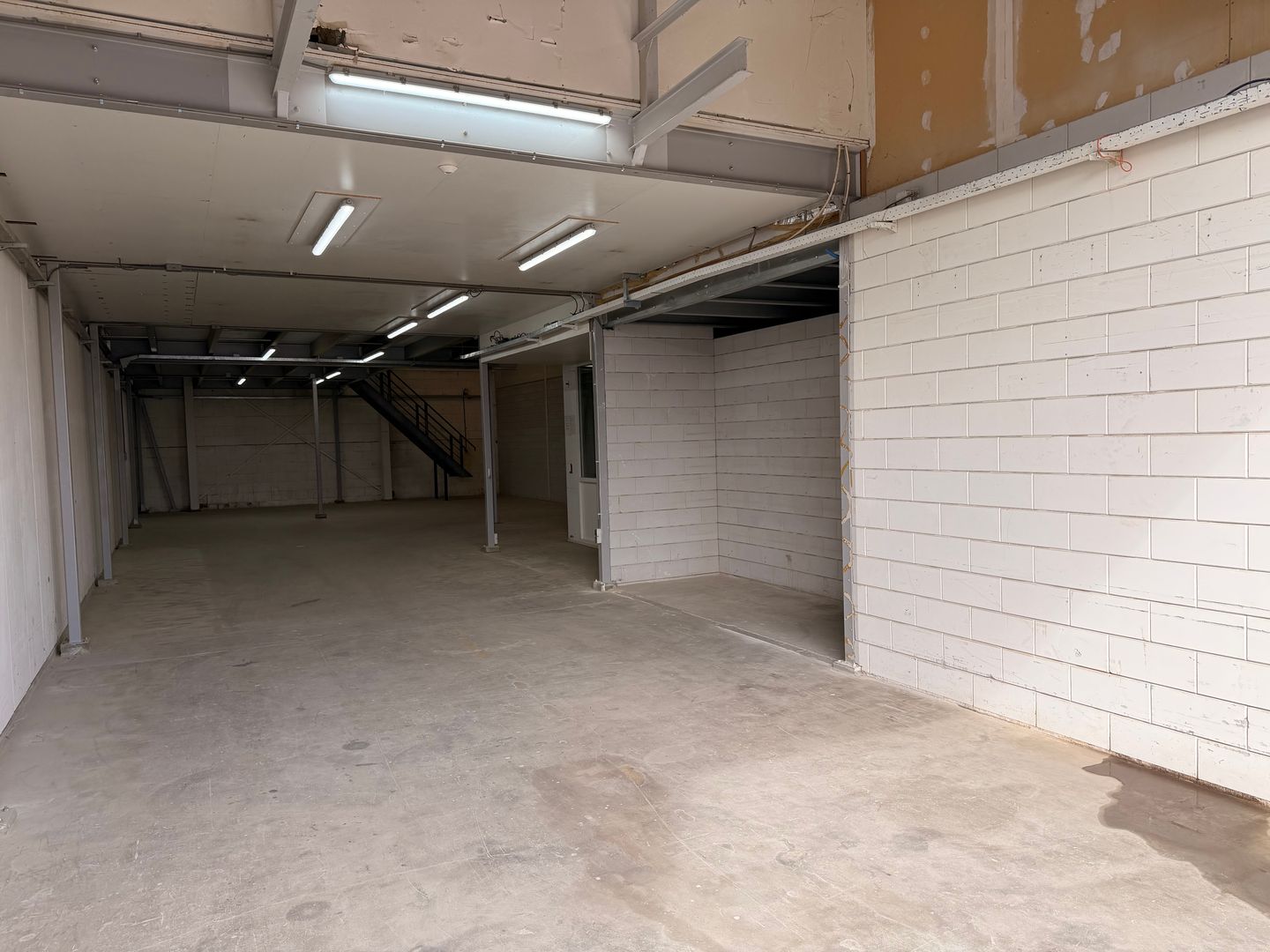 Bekijk foto 2 van Ambachtstraat 2-B