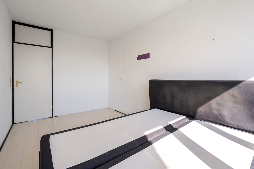 Spacious Maisonnette Apartment on Private Land in Amsterdam Nieuw-West — 16