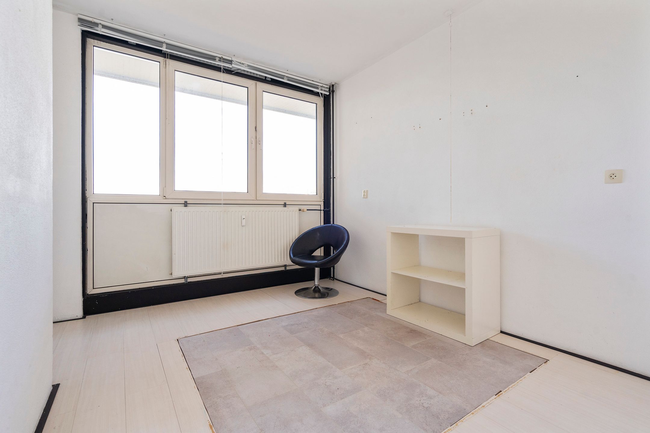 Spacious Maisonnette Apartment on Private Land in Amsterdam Nieuw-West — 18