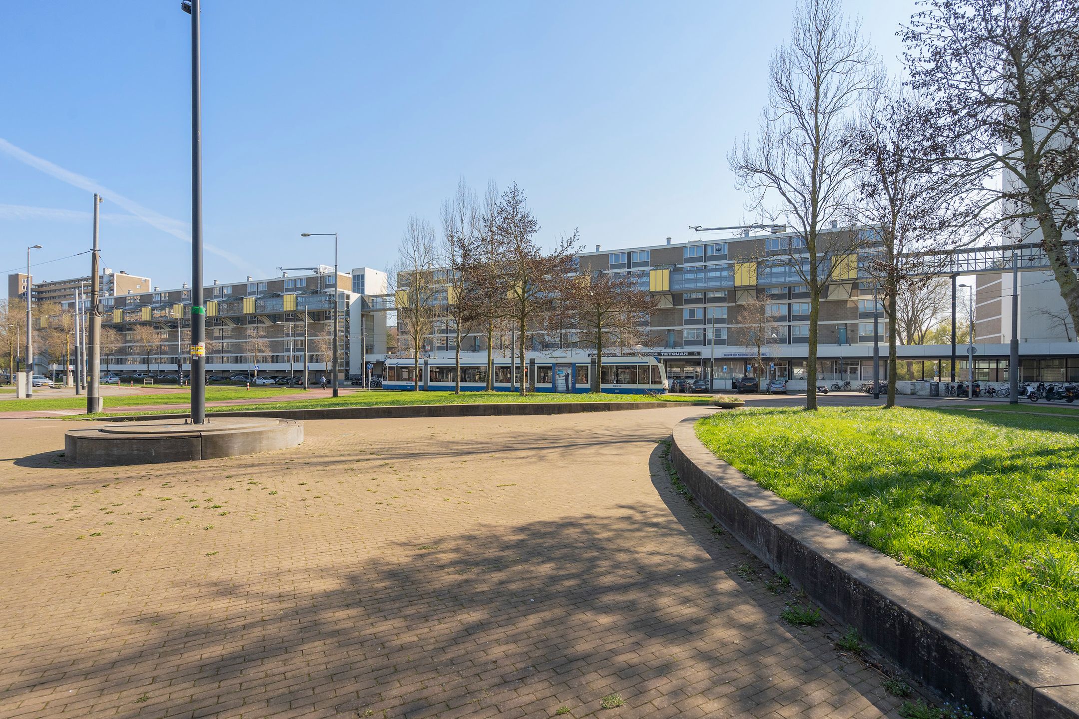 Spacious Maisonnette Apartment on Private Land in Amsterdam Nieuw-West — 30