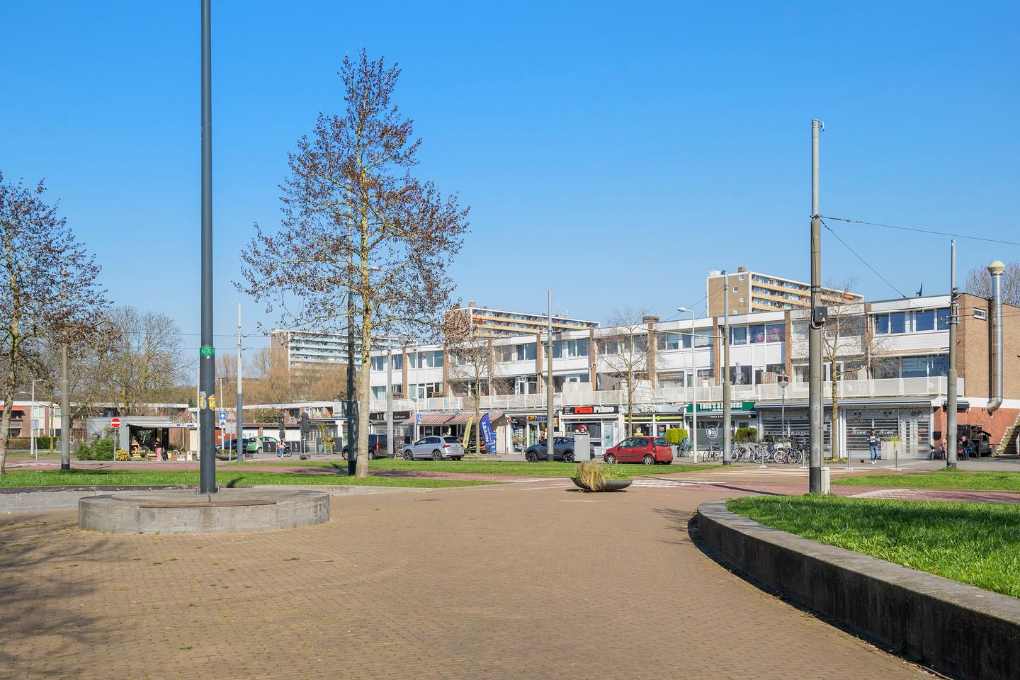 Spacious Maisonnette Apartment on Private Land in Amsterdam Nieuw-West — 29