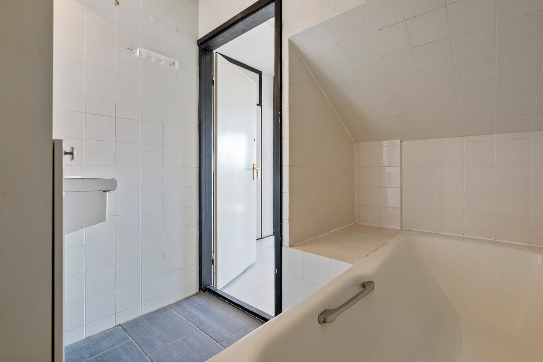 Spacious Maisonnette Apartment on Private Land in Amsterdam Nieuw-West — 23