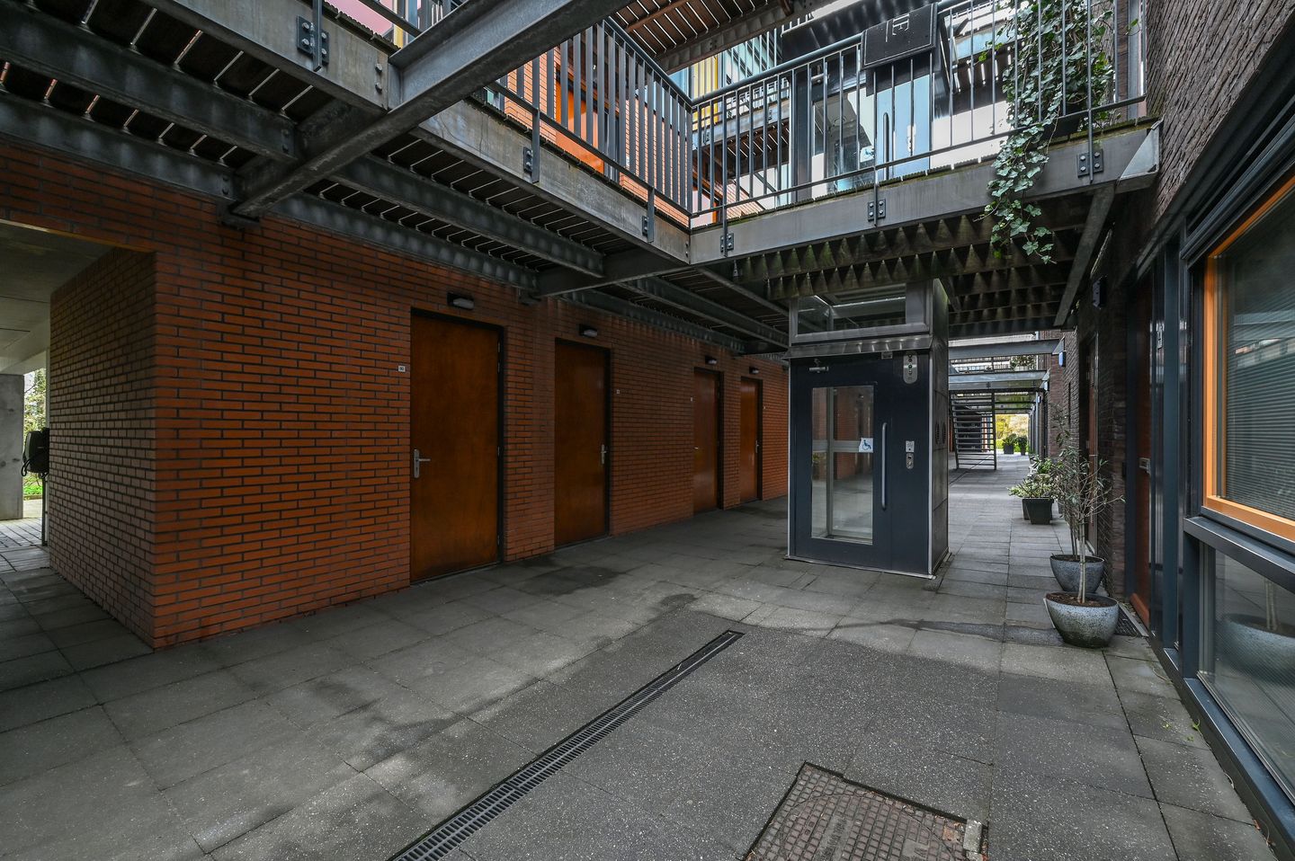 Foto 25 van Burgemeester de Voogtlaan 128