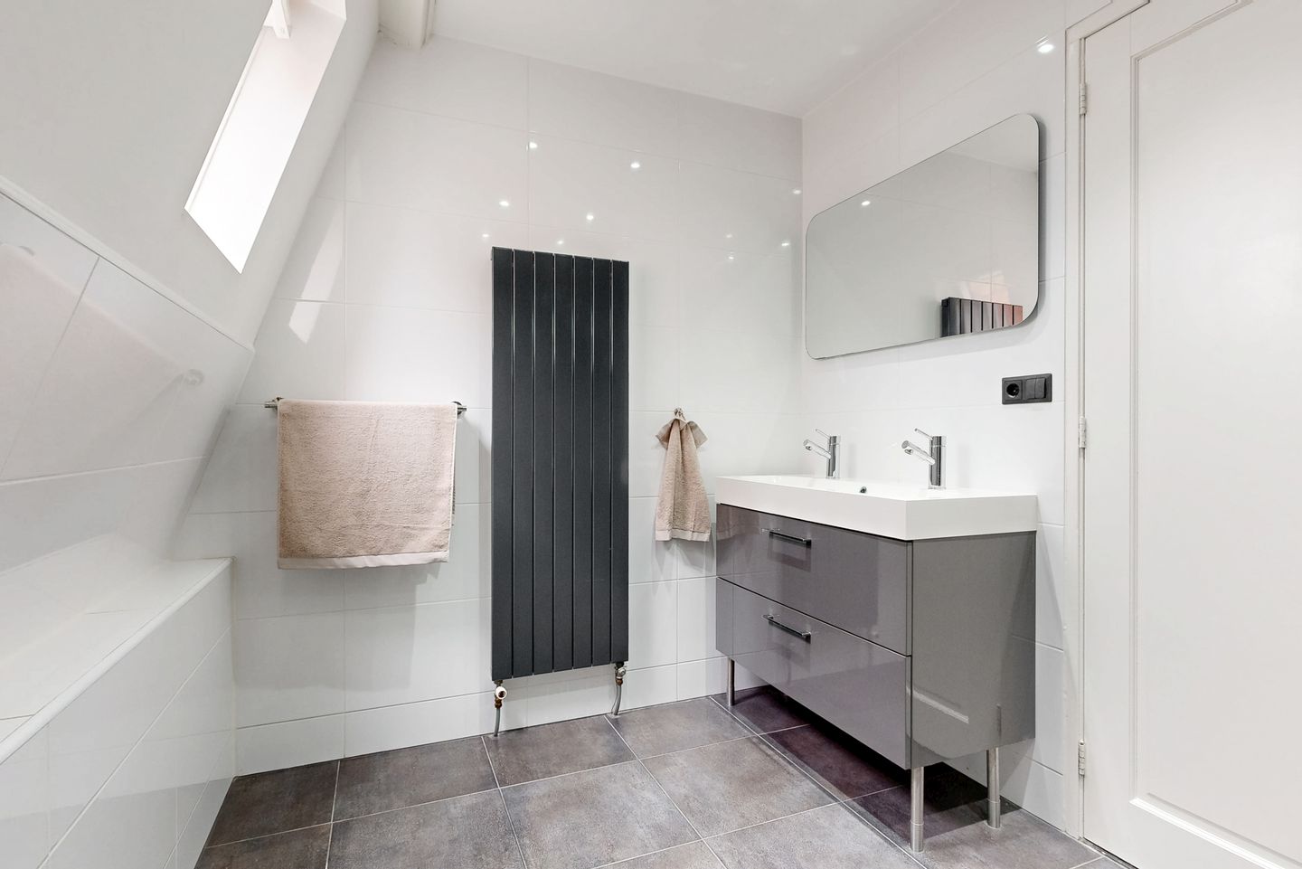 Photo 20 of Nassaustraat 129-A