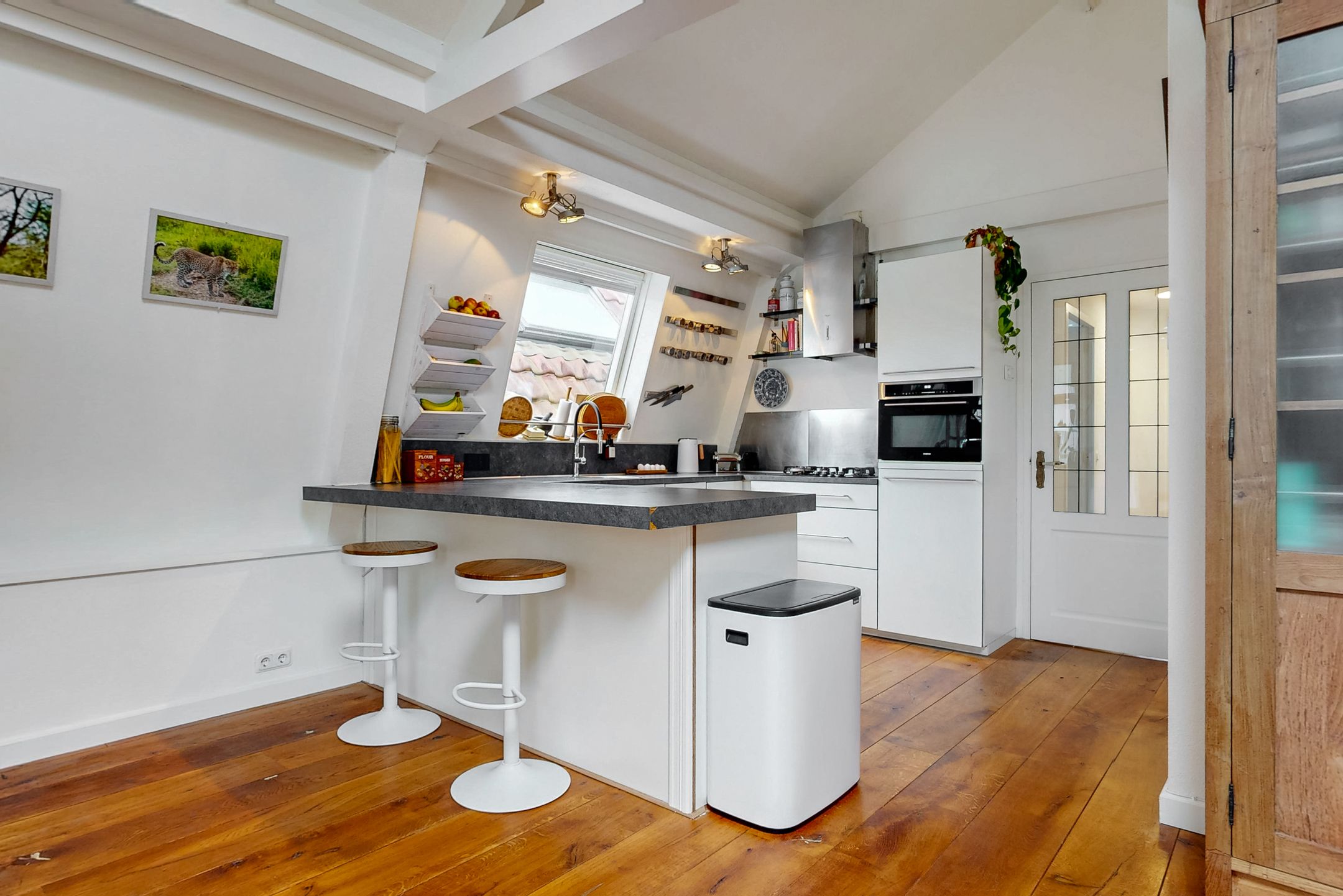 Photo 12 of Nassaustraat 129-A