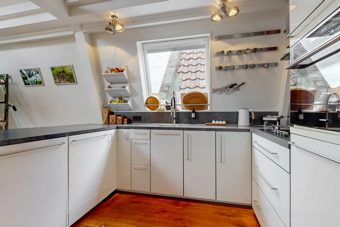 Photo 13 of Nassaustraat 129-A