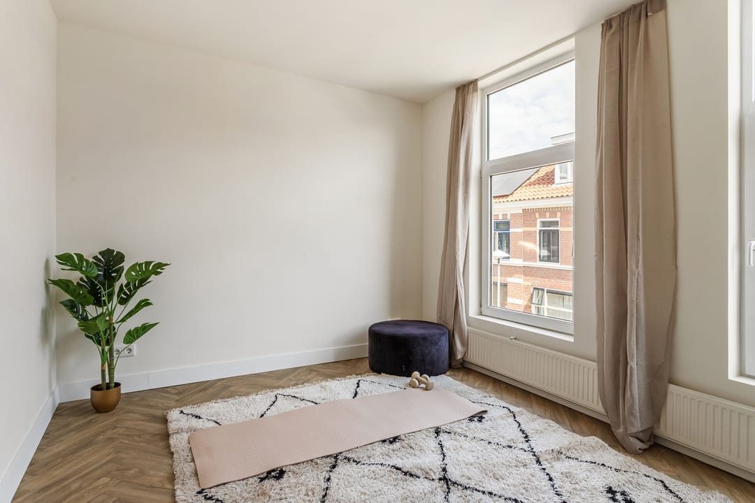 Photo 16 of Riouwstraat 21