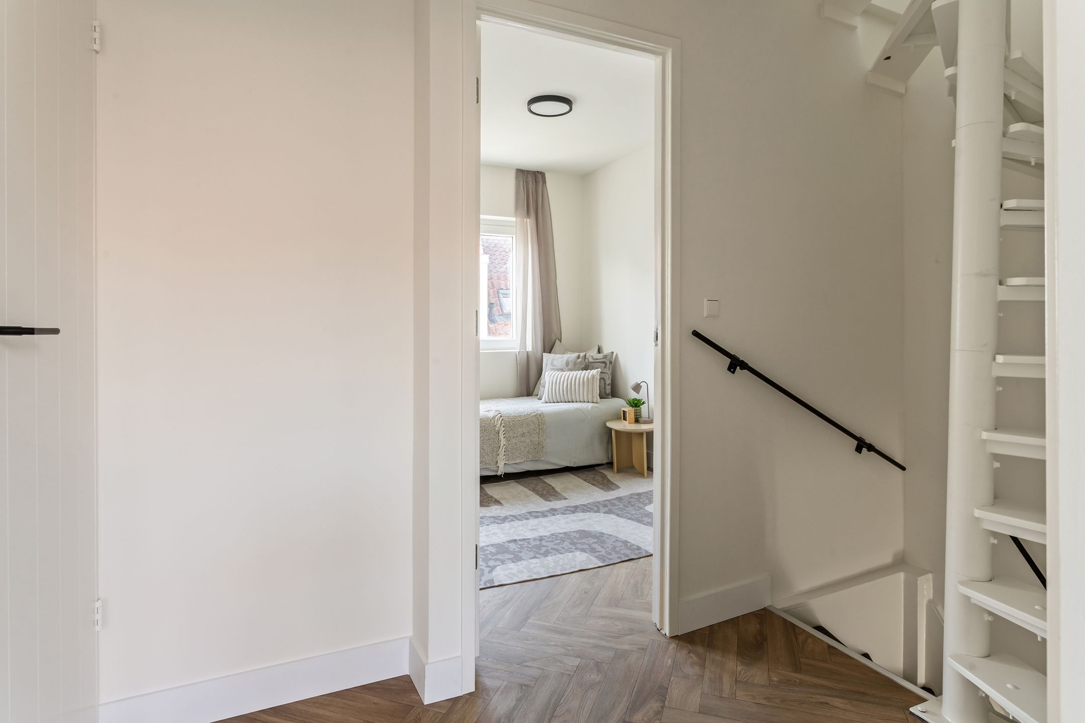 Photo 12 of Riouwstraat 21