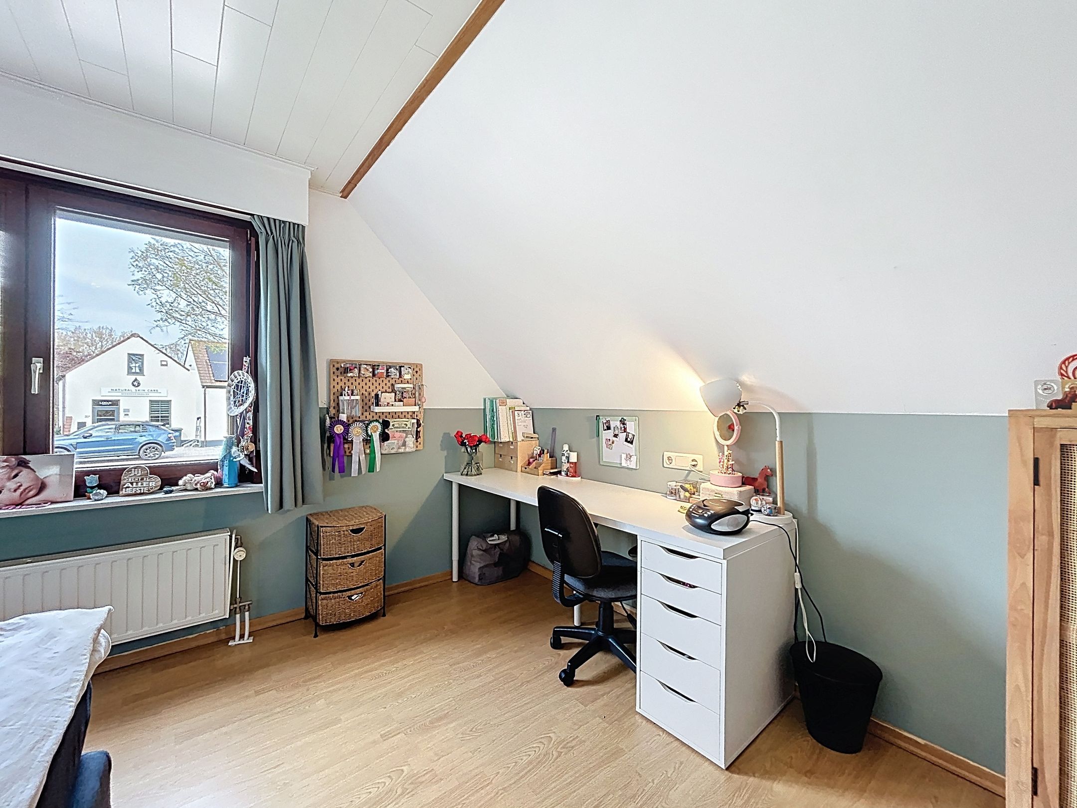 Spacious detached home with single-floor living option and generous garden — 21
